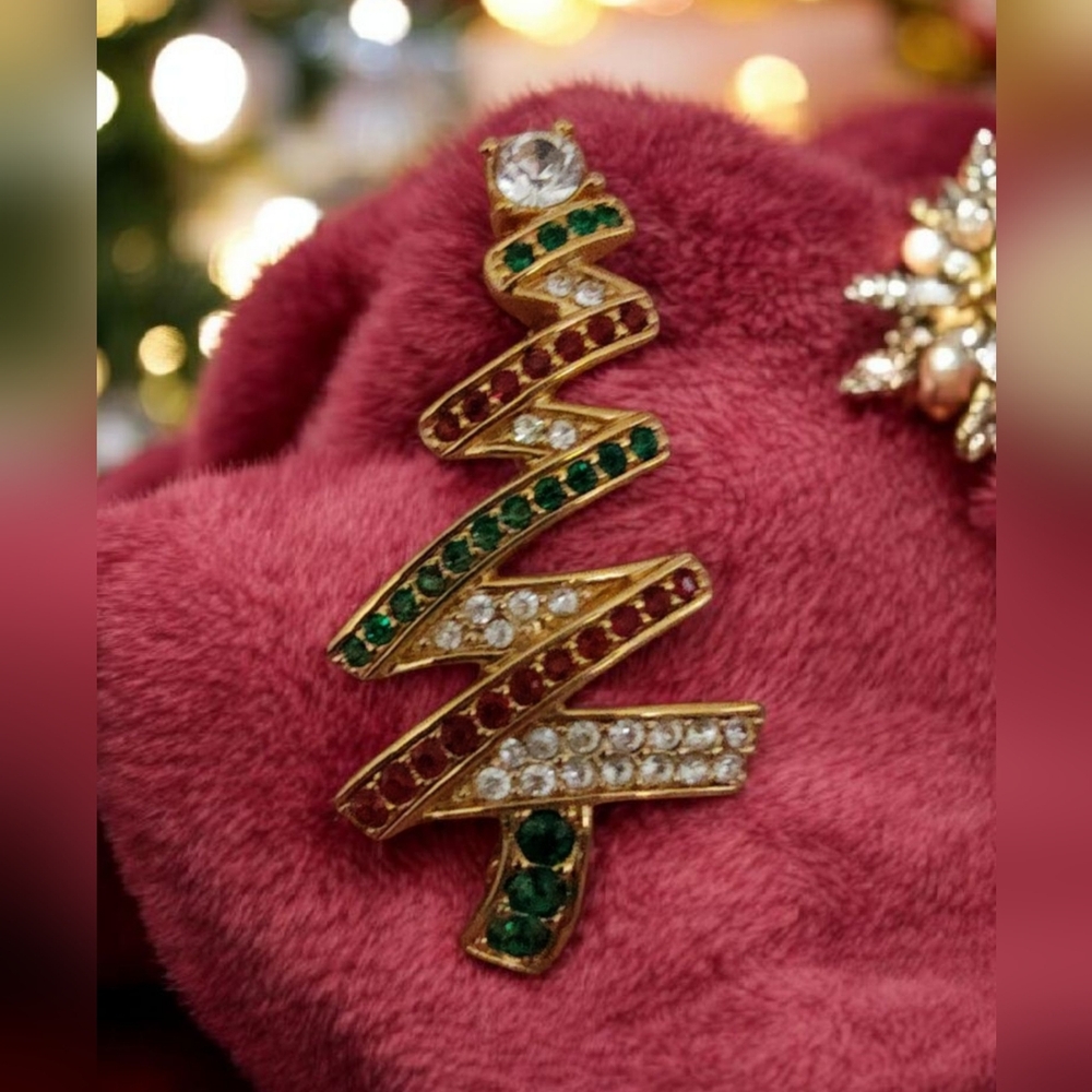 Vintage Monet Christmas Tree Brooch – Red, Green & Clear Rhinestones
